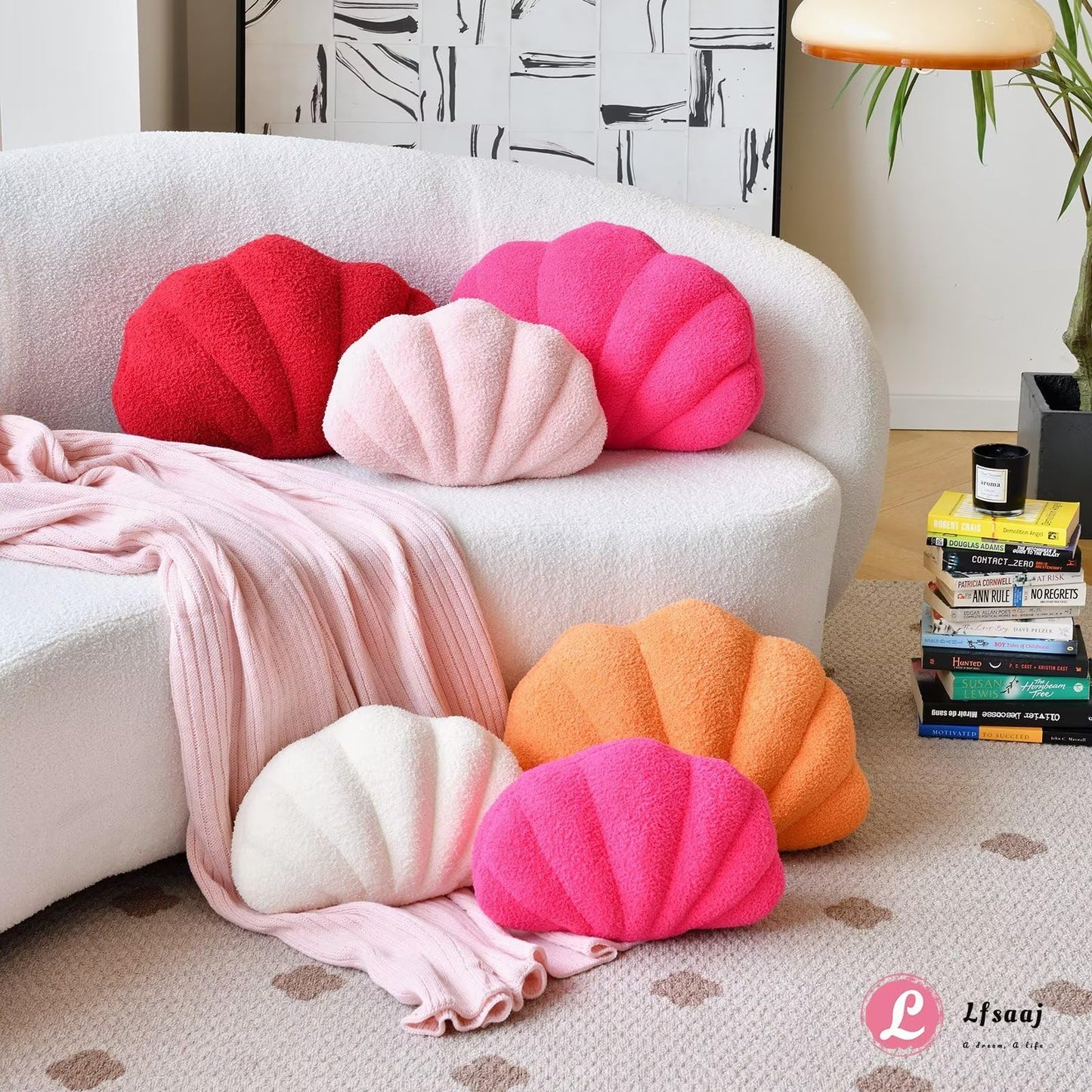 Boho Chic: Seashell Throw Pillows - Dive into Coastal Comfort